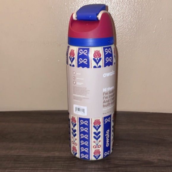 Owala 32 oz. FreeSip- Holiday Hygge - Holiday Collection (sold out online) - Picture 2 of 6